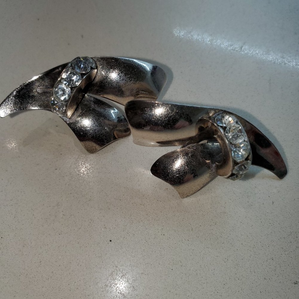TRUE VINTAGE STERLING SILVER EARRINGS TRIMMED WITH RHINESTONES